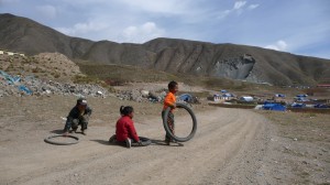 Playing kids in Gyegu