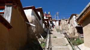 Stairs to the temple in Ganzi