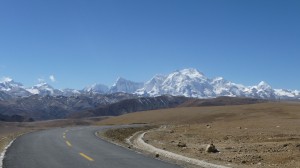 Road to Himalayan mountains, 2